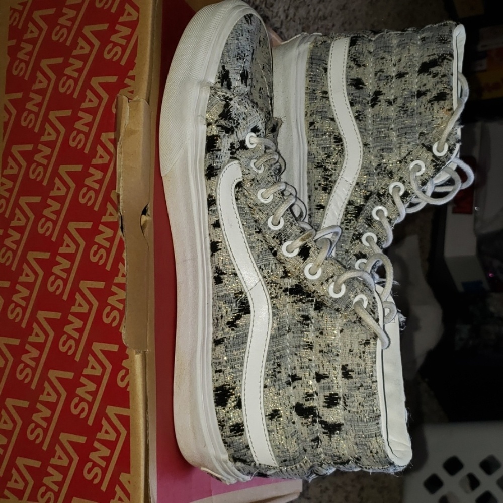 Van's 7(men) 8.5(women)